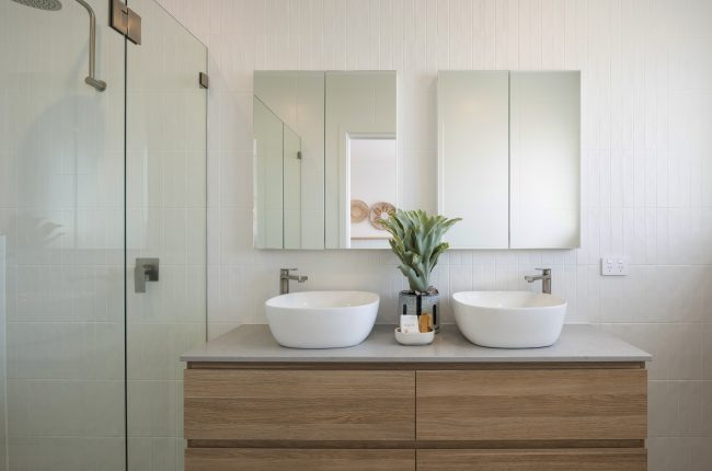 Bondi 249 with double mirrors and sinks
