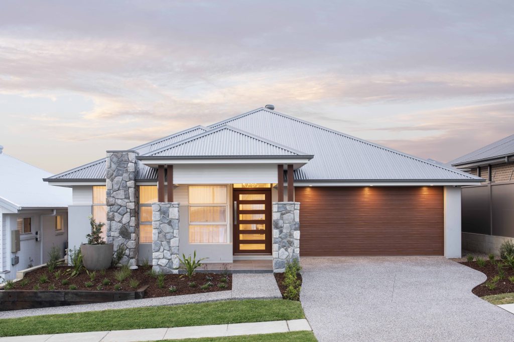 <u><a href="https://www.montgomeryhomes.com.au/display-home/avalon-220-display-home-in-huntlee-montgomery-homes/">Avalon 220 Disply Home in Huntlee </a></u>