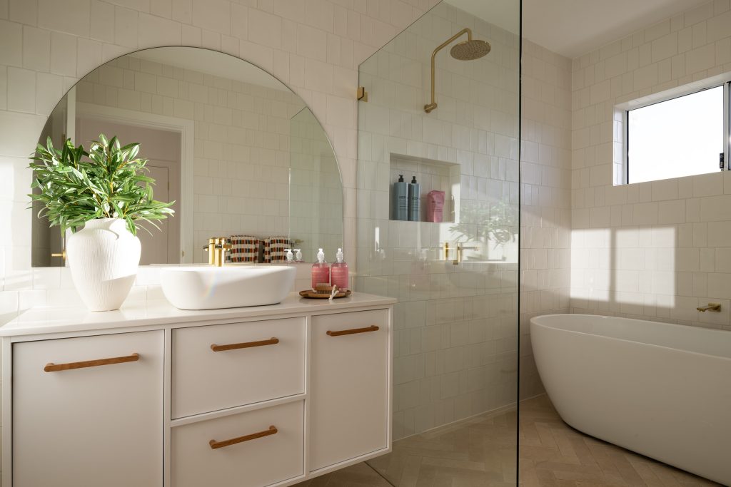 <u><a href="https://www.montgomeryhomes.com.au/display-home/riviera-2-264-warnervale/">Riviera 2 264 at HomeWorld Warnervale </a></u>